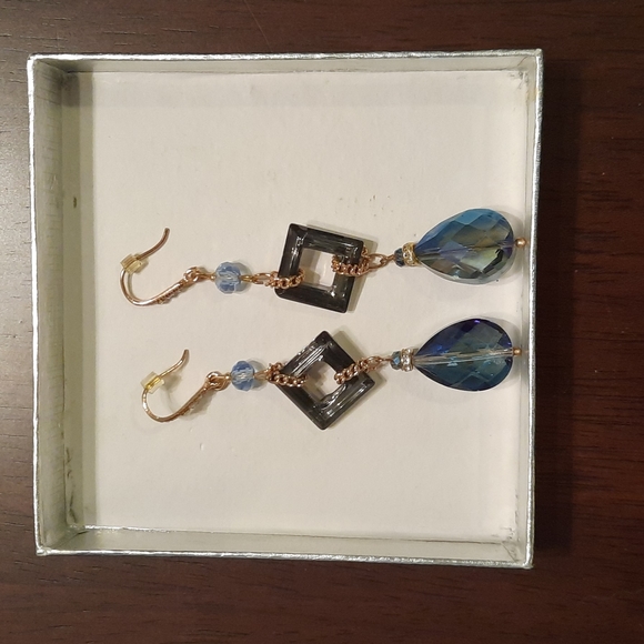Earrings- NWOT - Picture 2 of 4